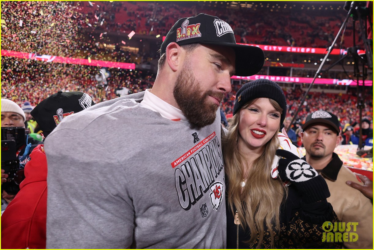 Taylor Swift Kisses Travis Kelce On Field After Kansas City Chiefs Win