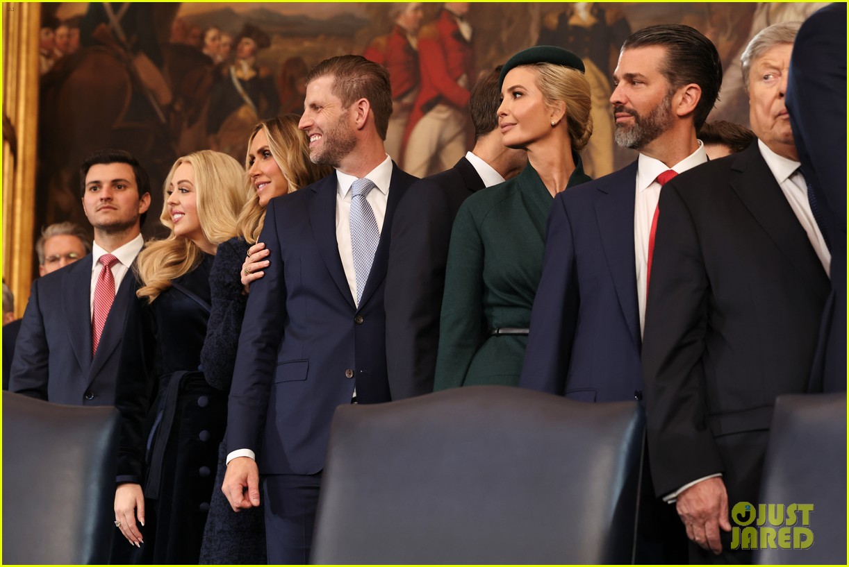 photo-donald-trump-sworn-into-office-59-photo-5116416-just-jared
