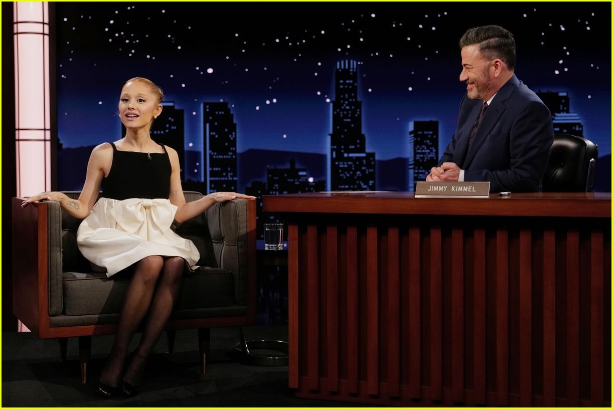Ariana Grande Sings Impromptu Song About Being Short on 'Jimmy Kimmel(00)
