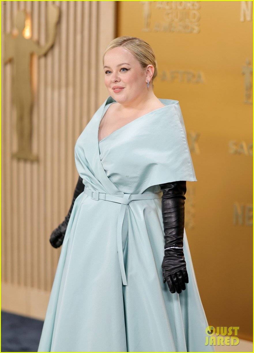 Nicola Coughlan, Luke Newton, & 'Bridgerton' Season 3 Cast Exchange(02)