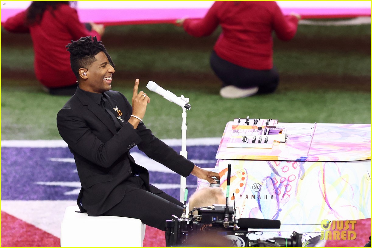 jon-batiste-gives-rousing-rendition-of-national-anthem-at-super-bowl