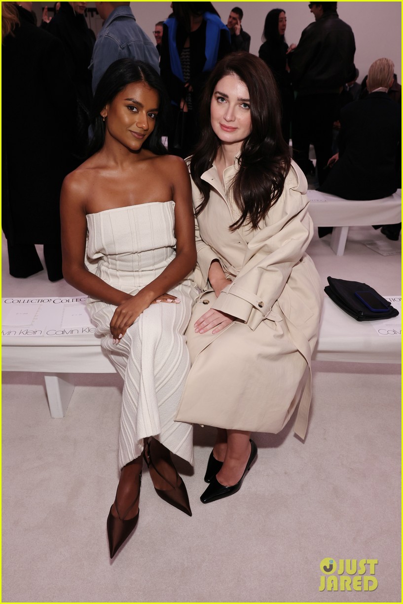 Bad Bunny Sits Front Row at Calvin Klein Fashion Show as Kendall Jenner(02)