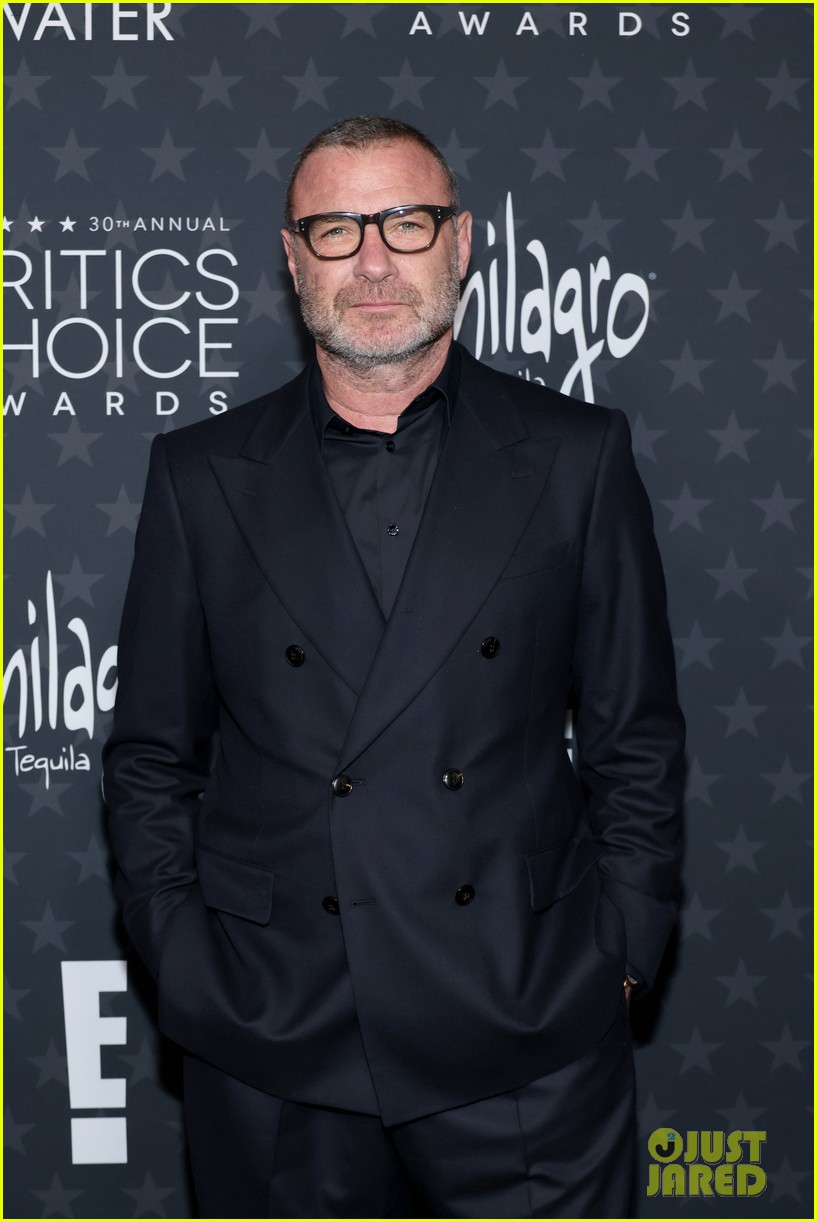 Naomi Watts & Liev Schreiber Pose Separately With Their Son Sasha on