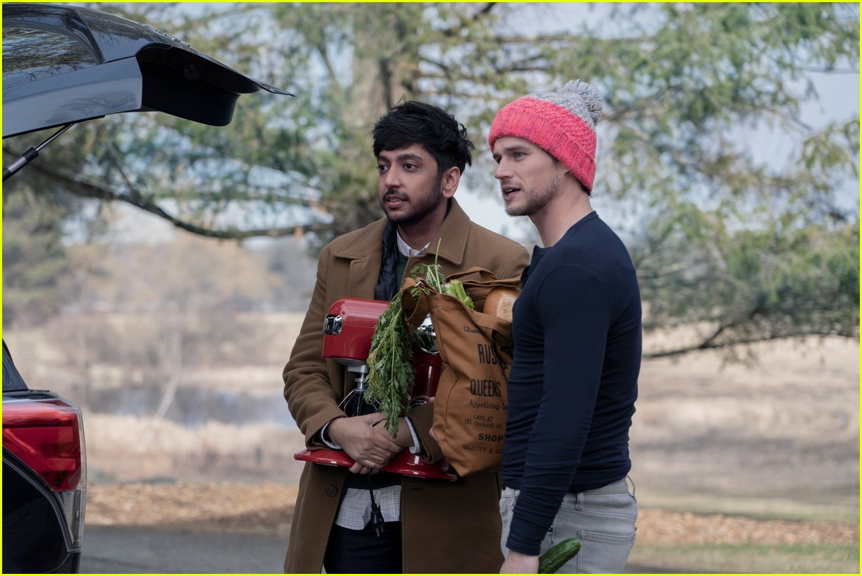 'The Parenting' Trailer: Star-Studded Cast Gets Trapped in Haunted ...