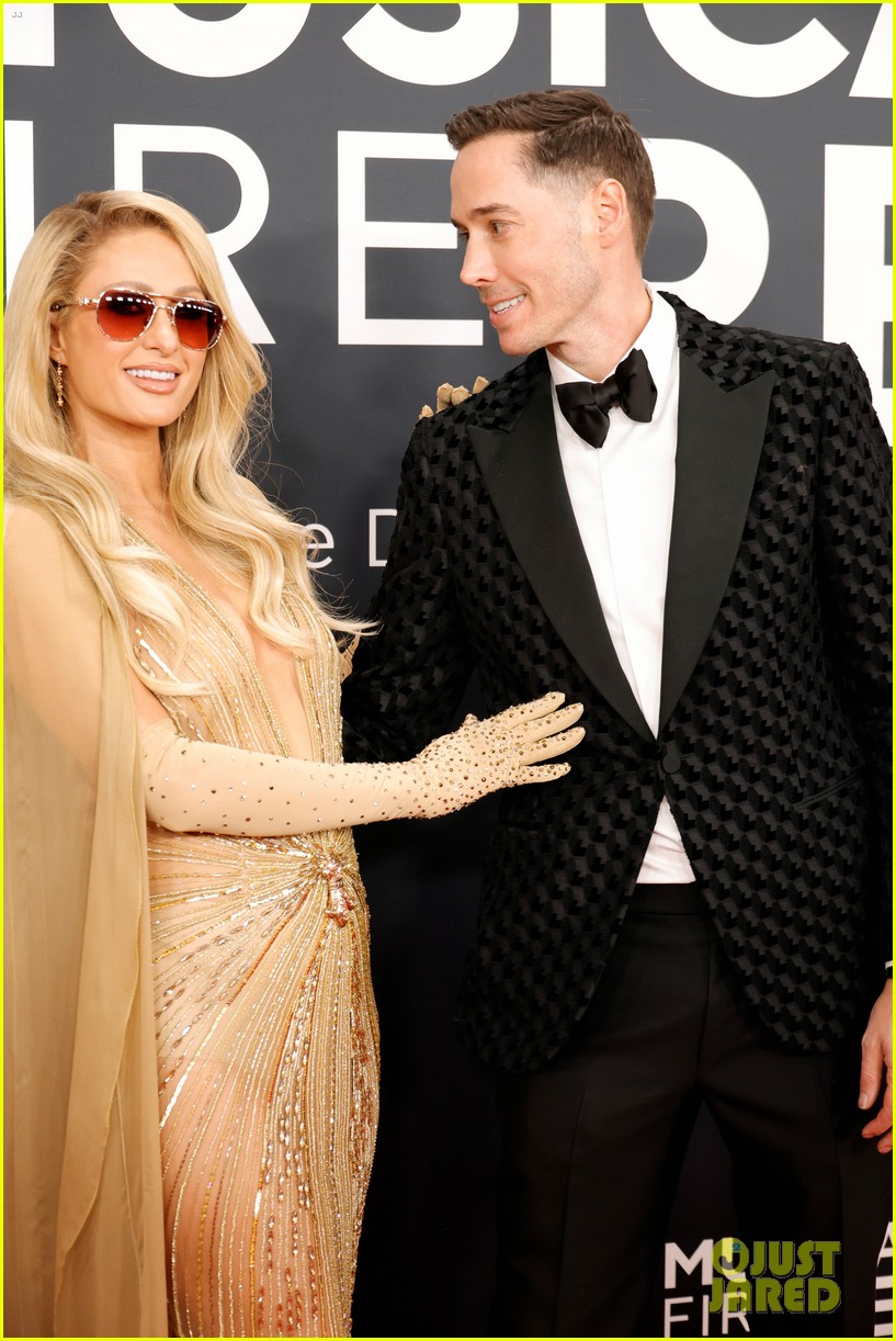 Paris Hilton Reveals She's In the Studio Writing Her Third Album at ...