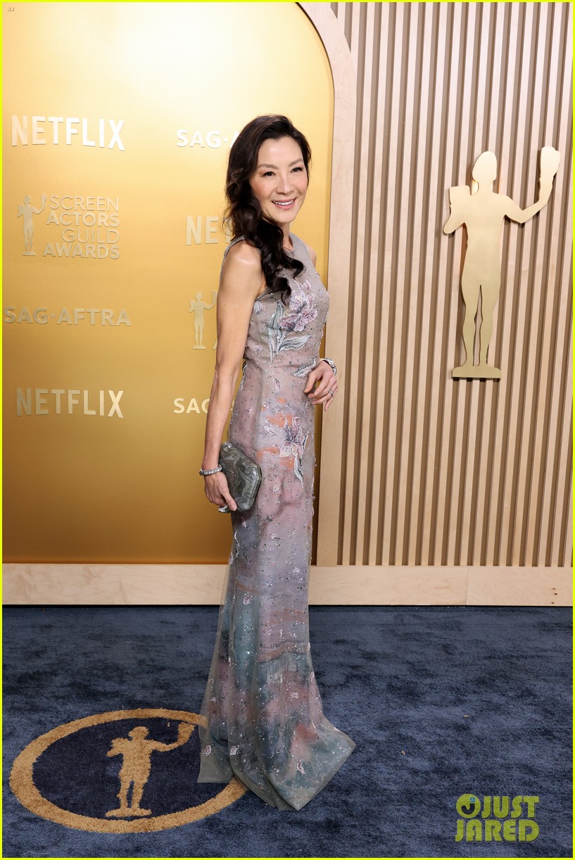 'Wicked' Cast Assembles at SAG Awards 2025, But Here's Why Jonathan