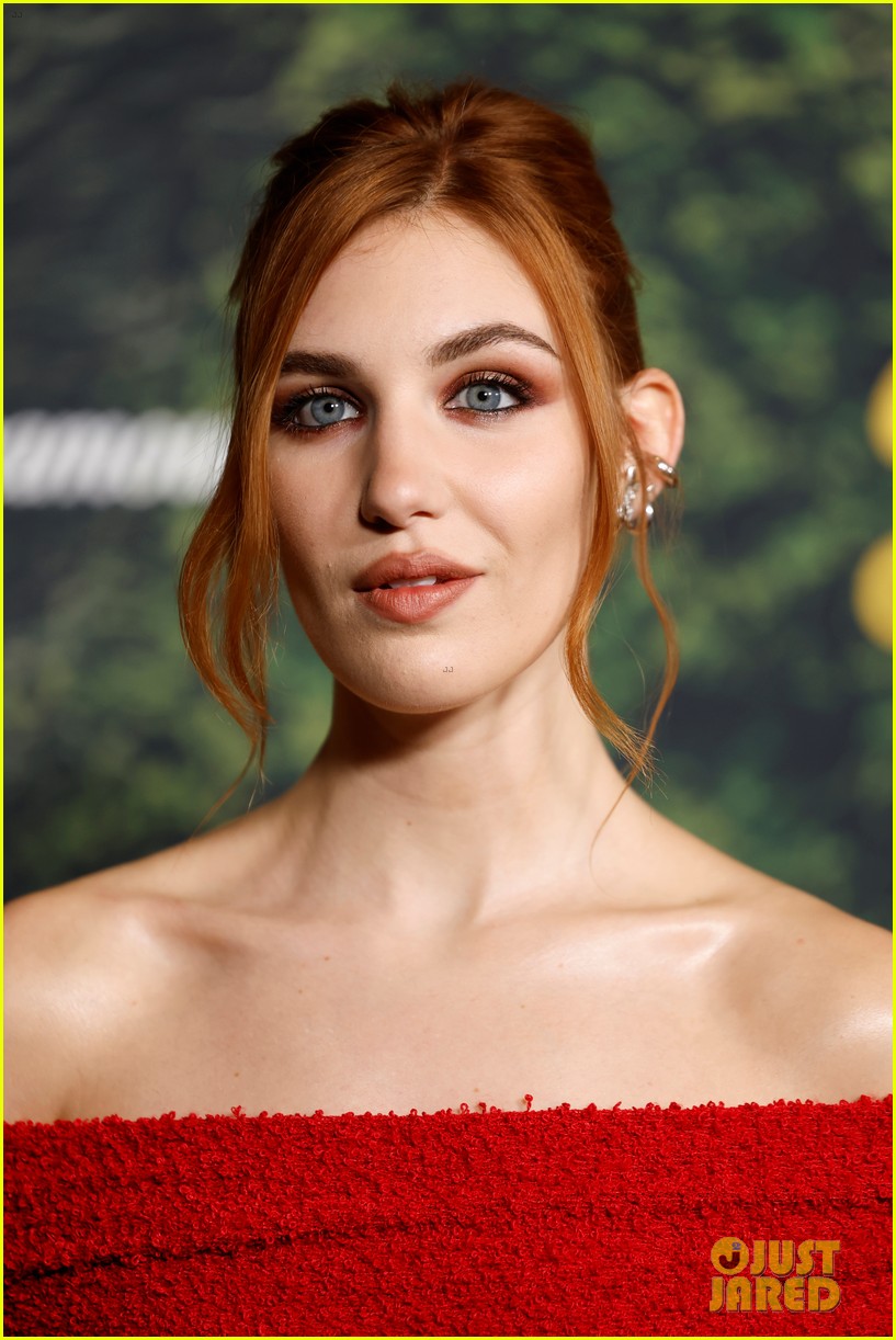 Melanie Lynskey, Christina Ricci, Elijah Wood, & More Attend ...