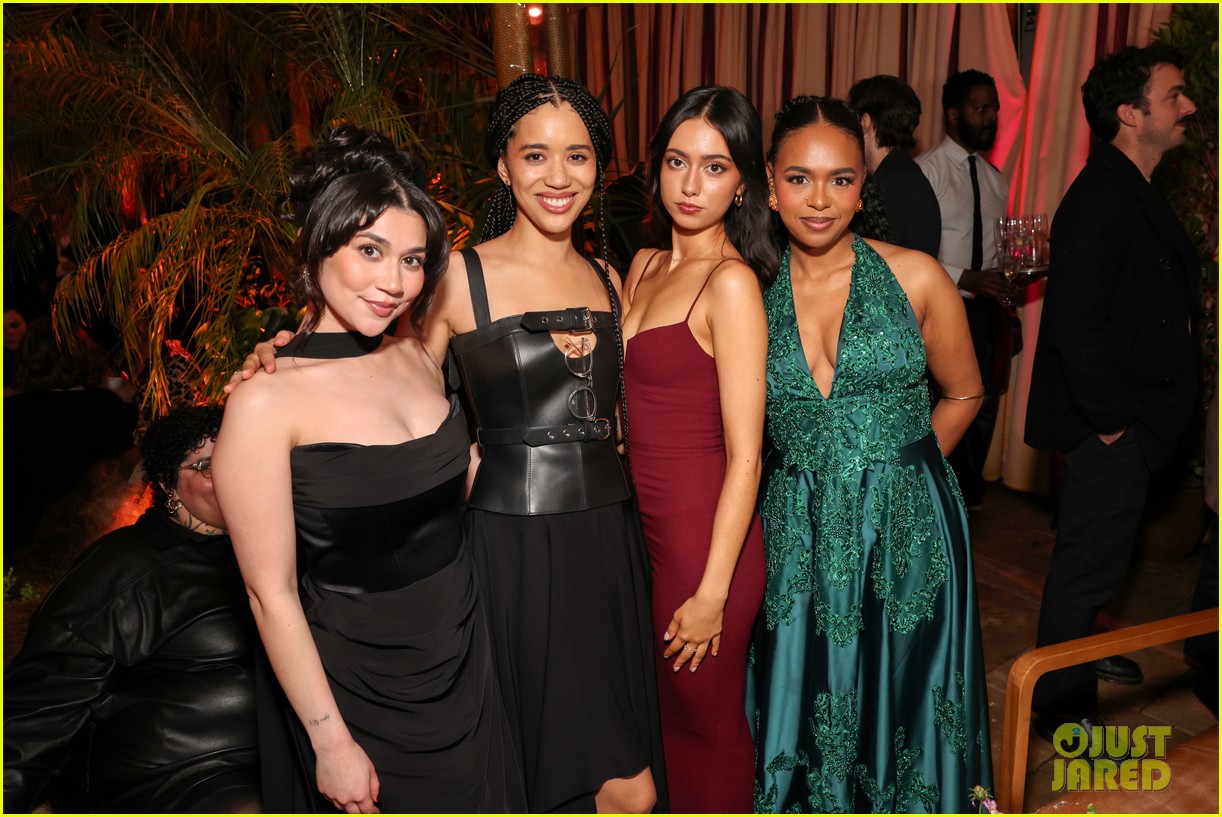 Melanie Lynskey, Christina Ricci, Elijah Wood, & More Attend ...