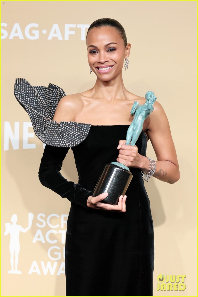 Zoe Saldana Wins Outstanding Supporting Actress at SAG Awards 2025