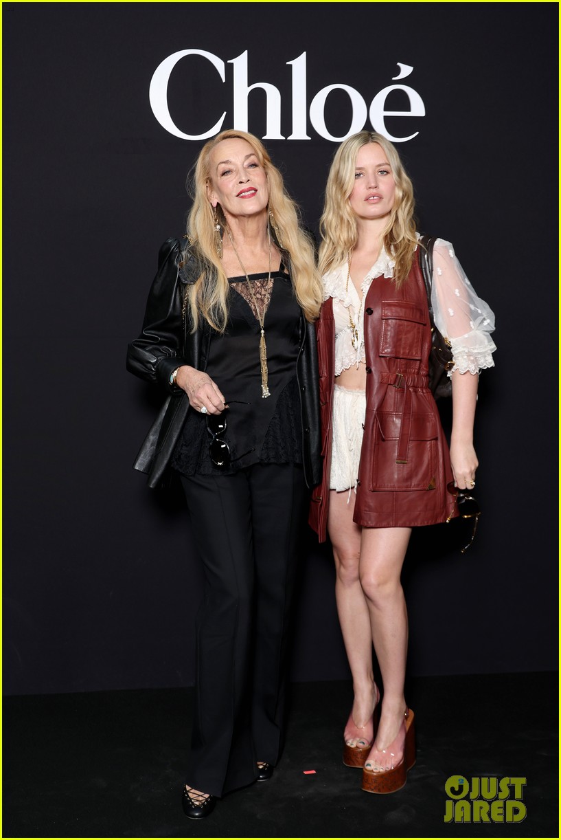 Doechii Goes Barefoot for Chloe Show During Paris Fashion Week See