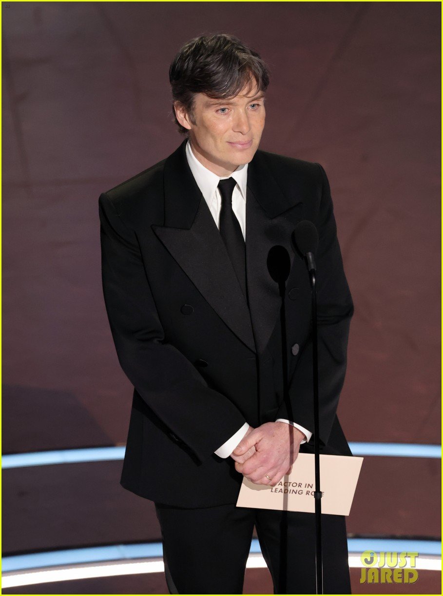 Cillian Murphy Presents Best Actor Award At Oscars 2025 After Skipping Cillian Murphy Presents At Oscars 04