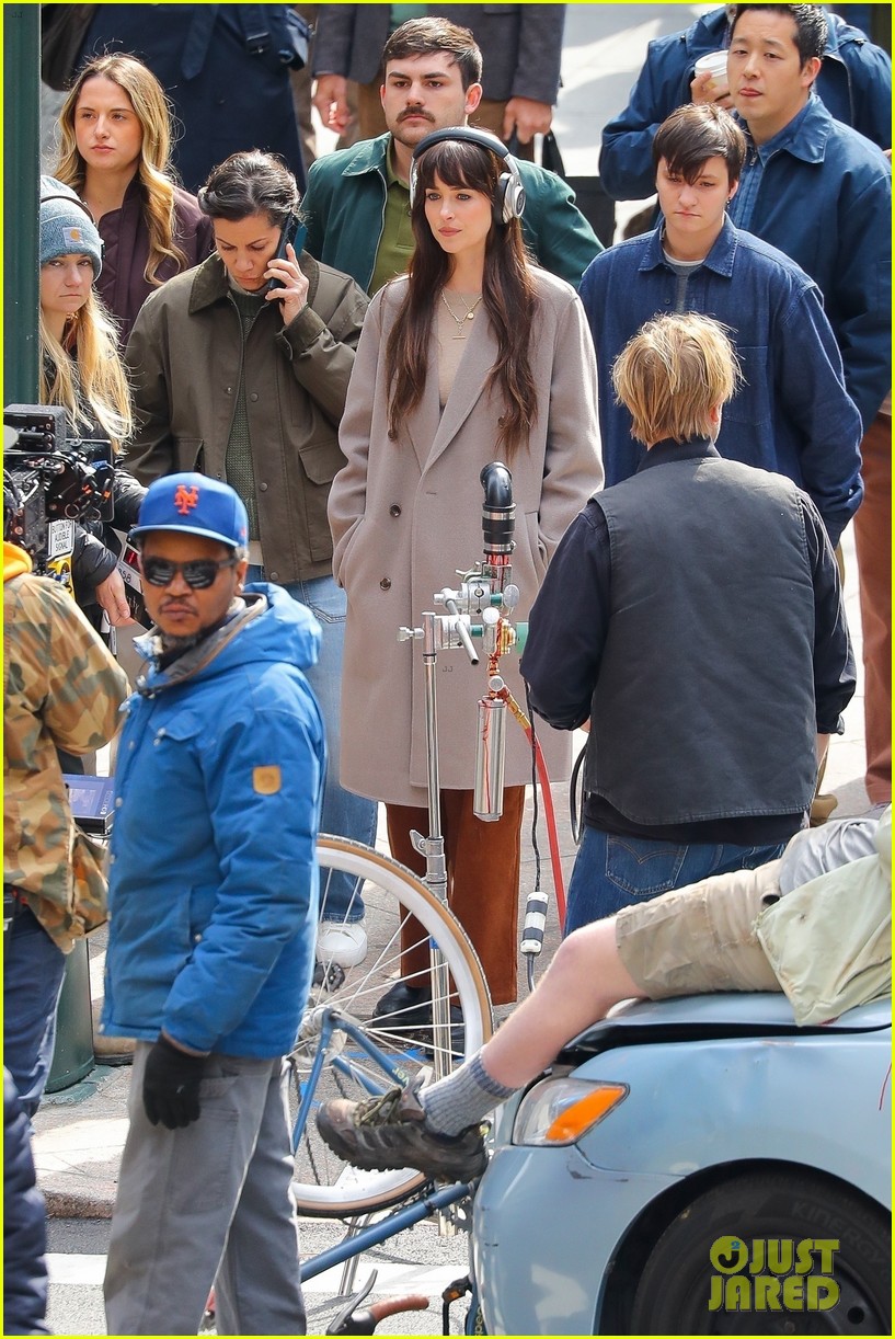 Photo dakota johnson bloody verity set 17 Photo 5136602 Just Jared