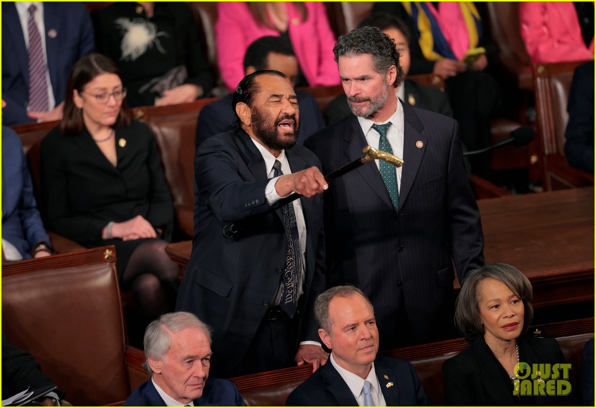 democratic-congressman-al-green-removed-from-capitol-after-protesting