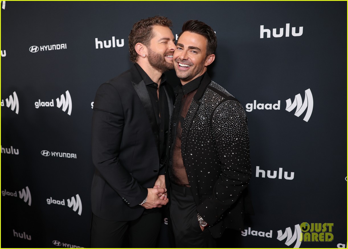 Hallmark Hunks Tyler Hynes, Jonathan & B.J. Britt Win Big for