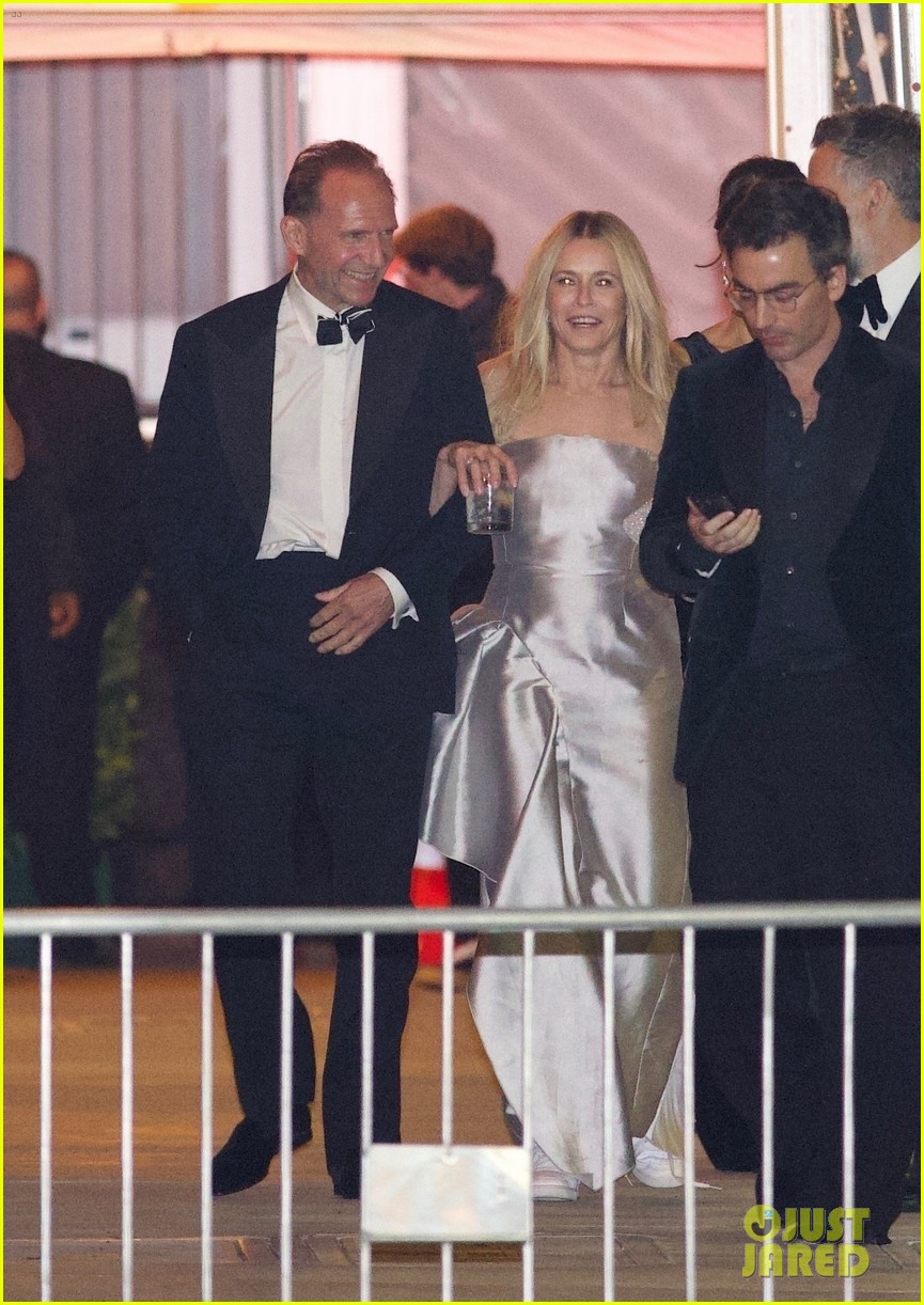 Ralph Fiennes & Chelsea Handler Spark Romance Rumors at Vanity Fair