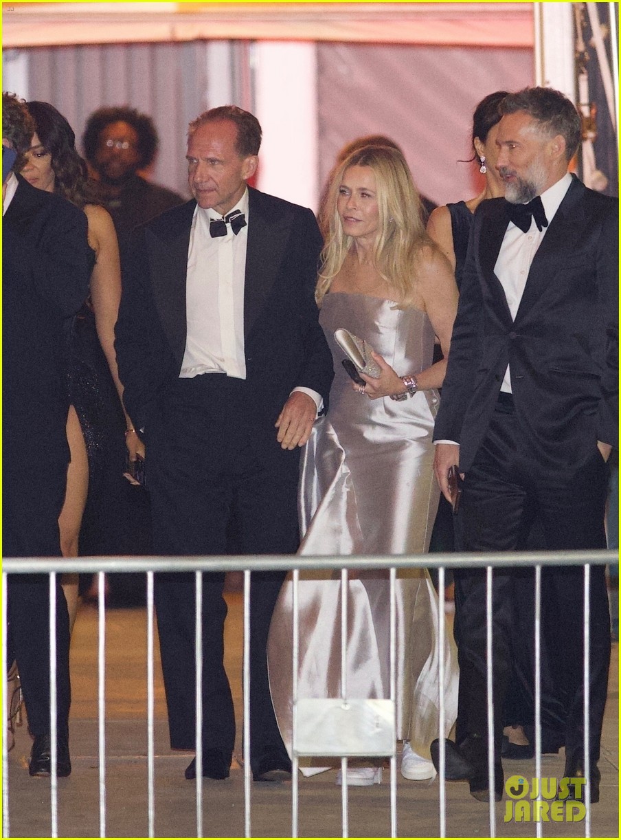 Ralph Fiennes & Chelsea Handler Spark Romance Rumors at Vanity Fair