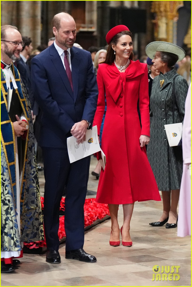 Prince William & Kate Middleton Join More Royal Family Members at