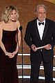 meg ryan billy crystal present at oscars 05