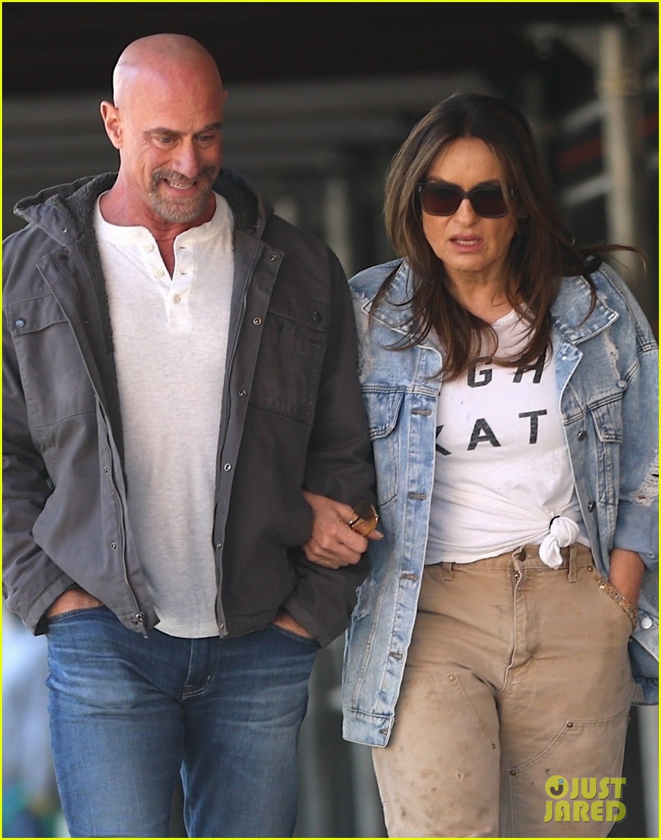 Christopher Meloni & Mariska Hargitay Keep Close on 'Law & Order SVU
