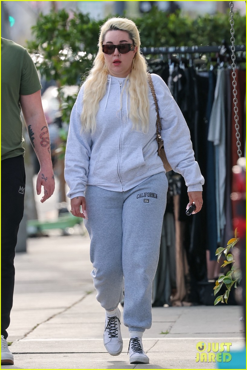 Amanda Bynes Steps Out With a Friend After Joining OnlyFans, Reveals