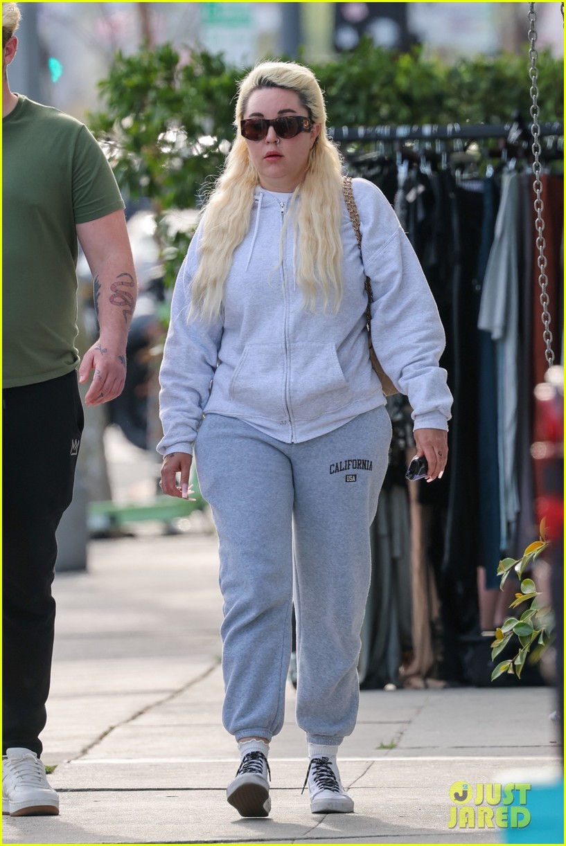 Amanda Bynes Steps Out With a Friend After Joining OnlyFans, Reveals
