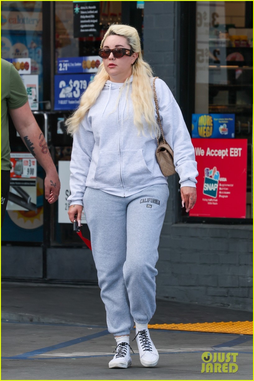 Amanda Bynes Steps Out With a Friend After Joining OnlyFans, Reveals