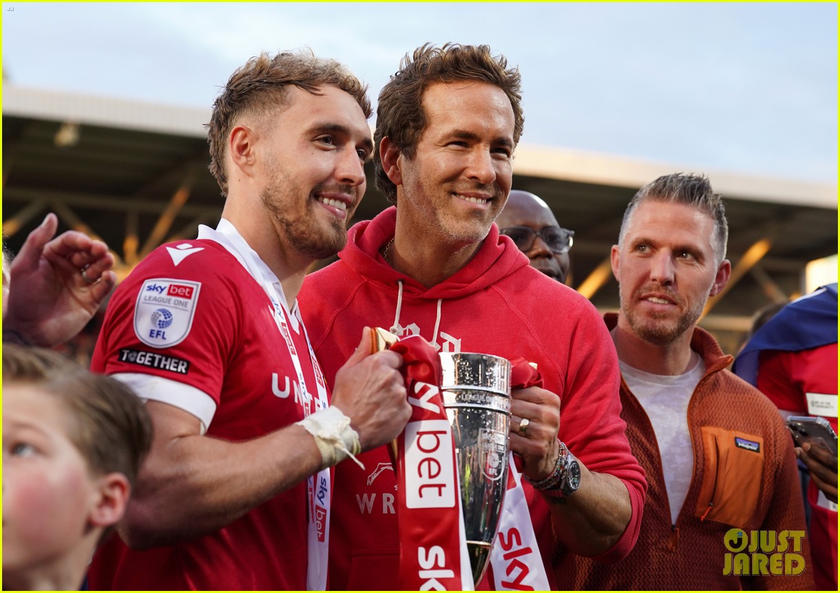 Blake Lively & Aly Raisman Join Ryan Reynolds & Rob McElhenney at(02)