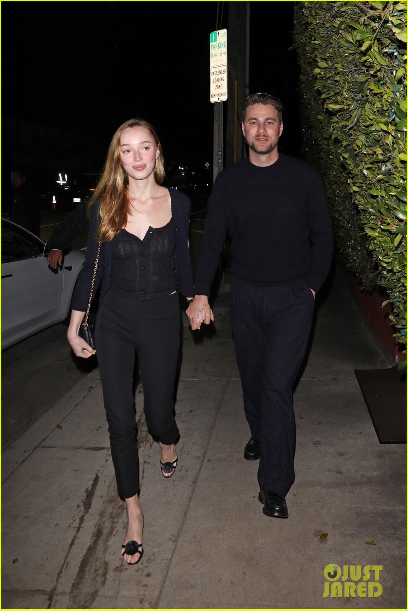 Phoebe Dynevor & Fiancé Cameron Fuller Hold Hands on Date Night Photo
