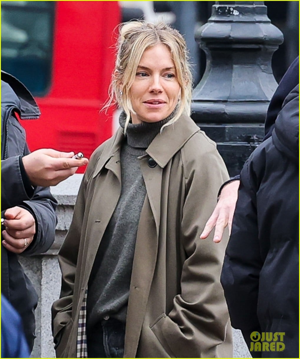 john krasinski sienna miller film jack ryan movie in london 045146433