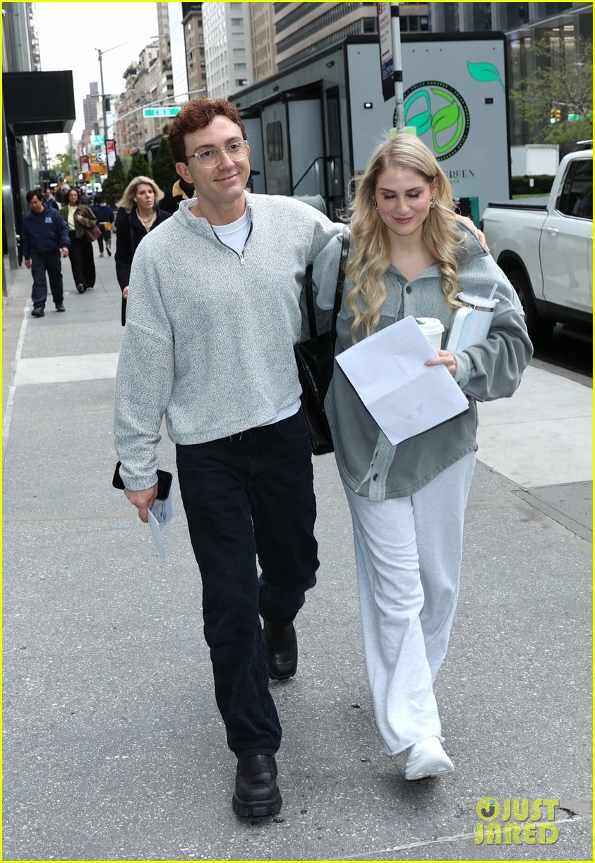 Meghan Trainor \u0026 Husband Daryl Sabara Spotted On Set for Ryan Murphy's New  Series 'The Beauty': Photo 5148053 | Amelia Gray, Amelia Gray Hamlin, Daryl  Sabara, Meghan Trainor, The Beauty Photos |, image size:843x1222