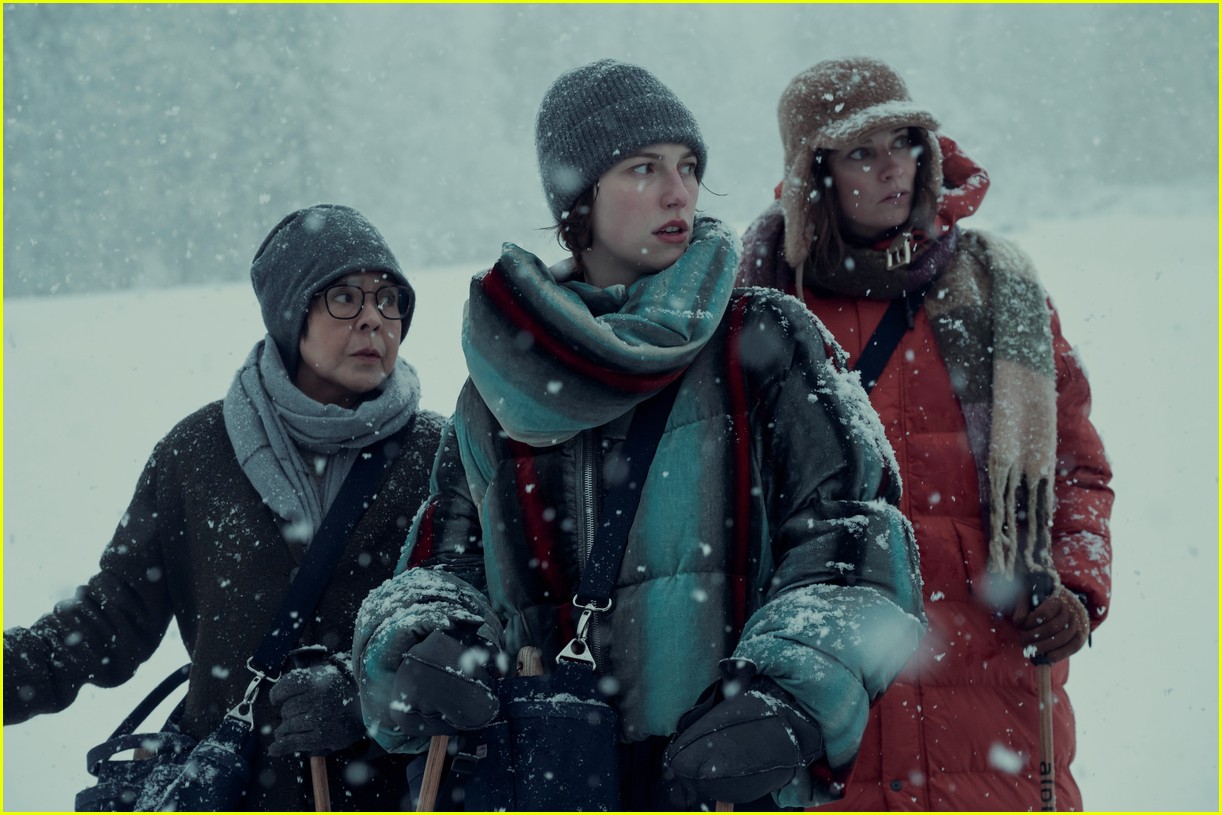 nine perfect strangers first look hulu 045142720