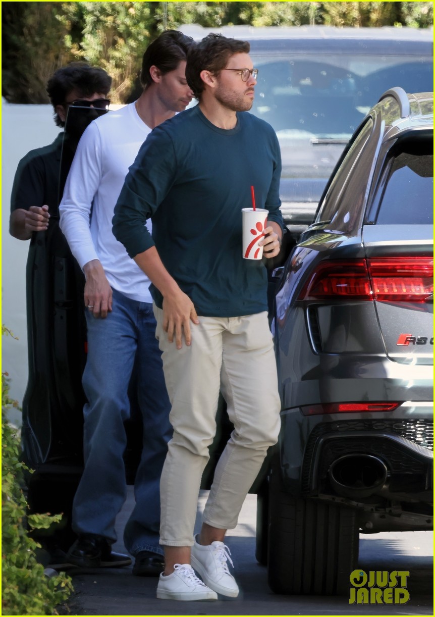 Patrick Schwarzenegger & His Family Enjoy a PreEaster Dinner Together