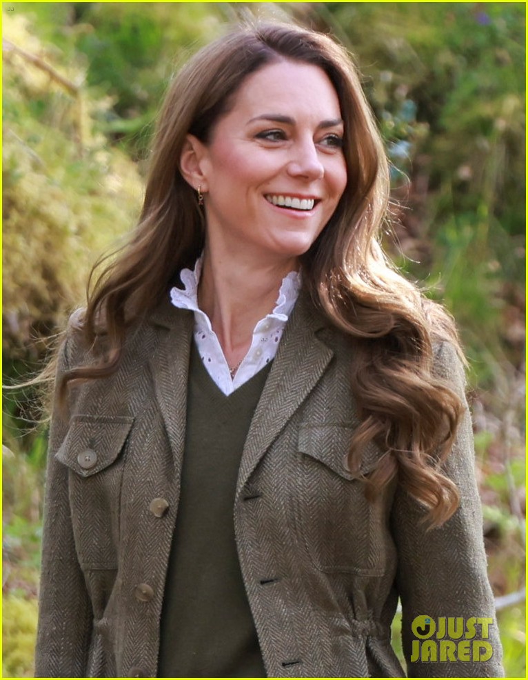 Prince William & Kate Middleton Celebrate Anniversary in Scotland