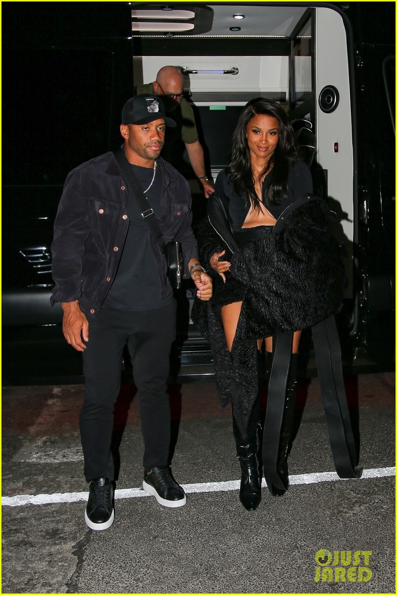 Hailey Bieber, Kendall Jenner, & More Step Out for Pre-Met Gala Event ...