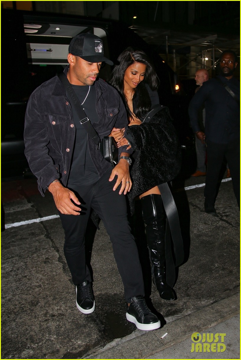 Hailey Bieber, Kendall Jenner, & More Step Out for Pre-Met Gala Event ...