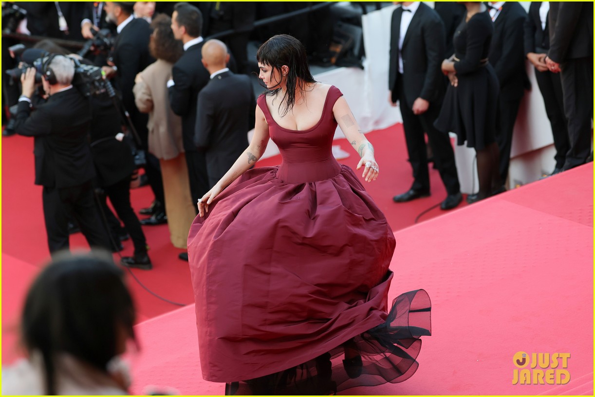 Cara Delevingne Debuts New Dark Hair at Cannes 2025 Premiere!: Photo ...