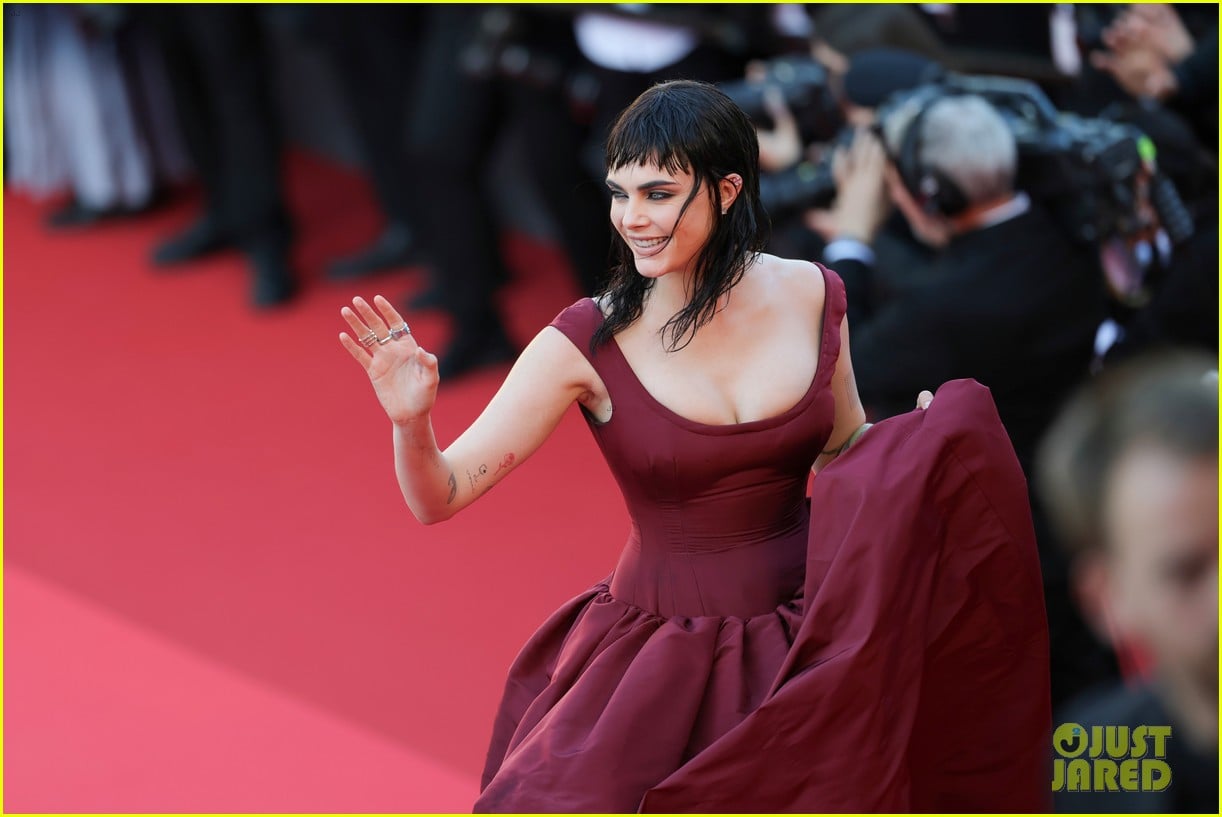 Cara Delevingne Debuts New Dark Hair at Cannes 2025 Premiere!: Photo ...