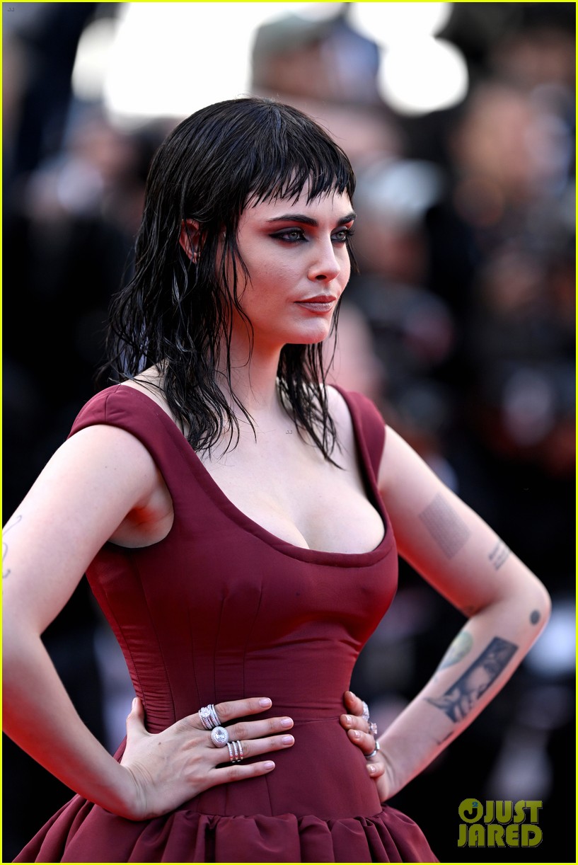 Cara Delevingne Debuts New Dark Hair at Cannes 2025 Premiere!: Photo ...
