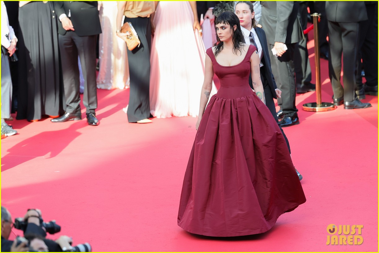 Cara Delevingne Debuts New Dark Hair at Cannes 2025 Premiere!: Photo ...