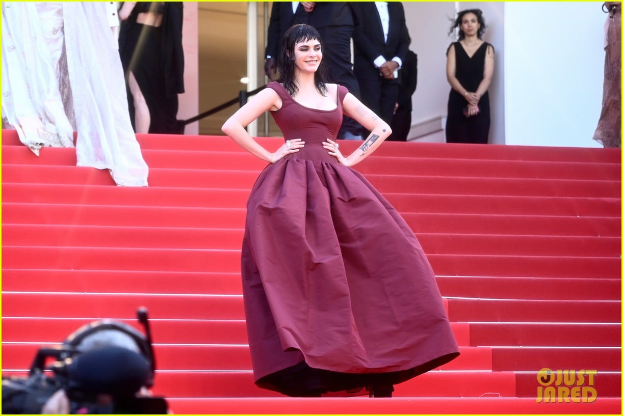 Cara Delevingne Debuts New Dark Hair at Cannes 2025 Premiere!: Photo ...