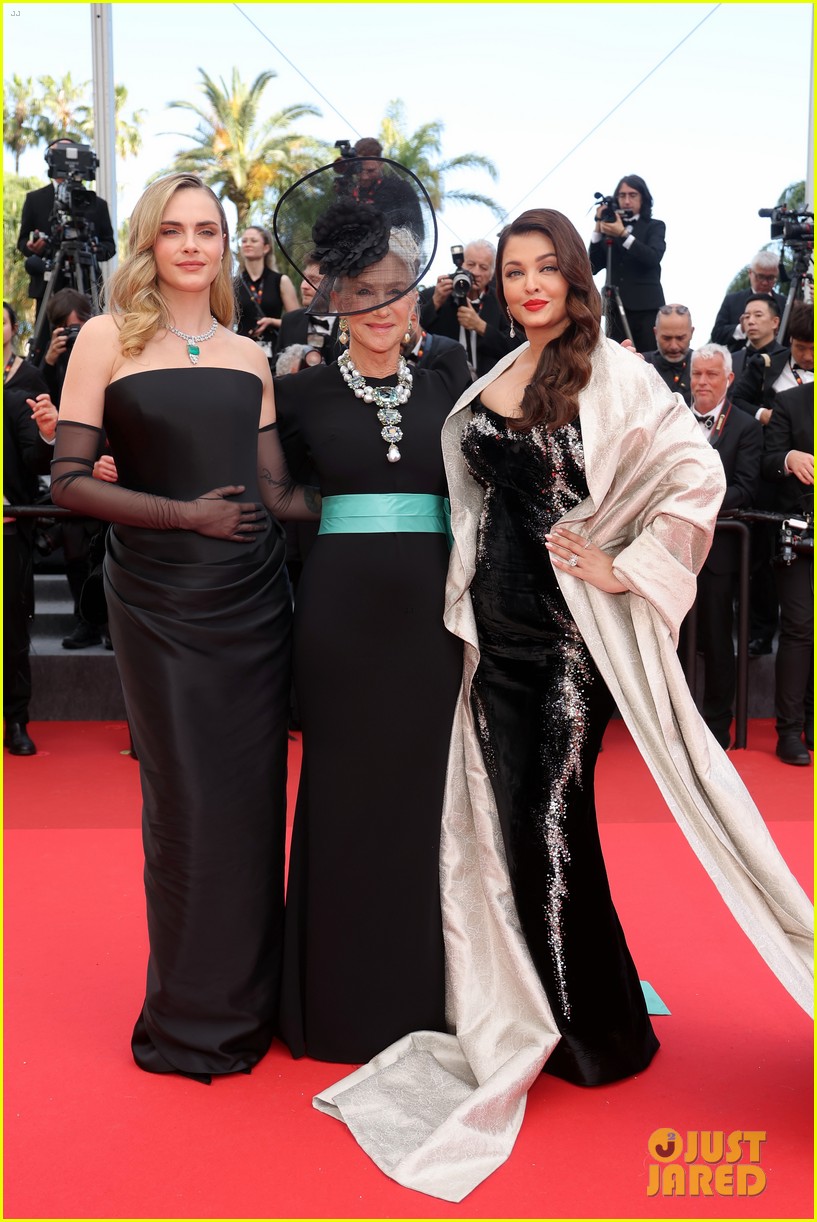 Cara Delevingne Ditches Black Wig, Goes Back to Her Normal Hair Color ...