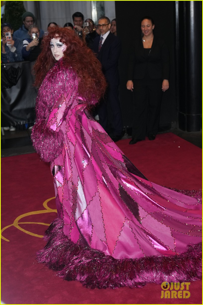 Chappell Roan Makes Her Met Gala Debut at Met Gala 2025! Photo 5153592