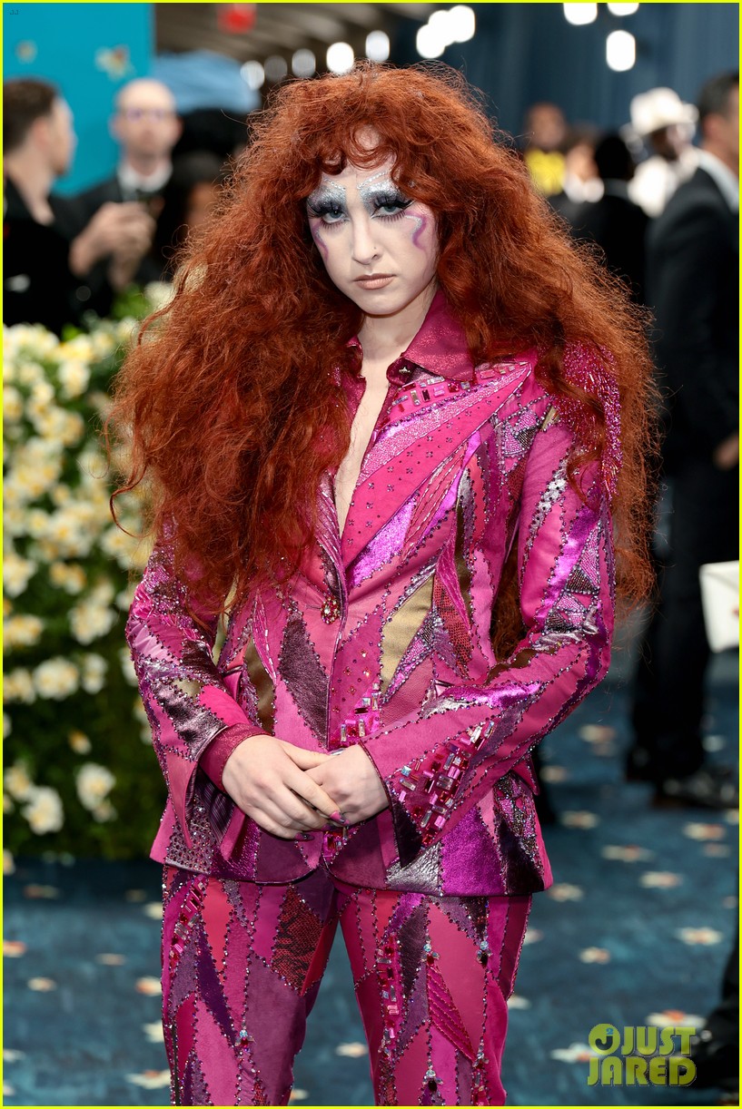 Chappell Roan Makes Her Met Gala Debut at Met Gala 2025! Photo 5153600
