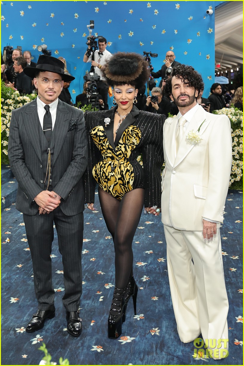 Doja Cat Rocks '80sInspired Bodysuit to Met Gala 2025 Photo 5153833