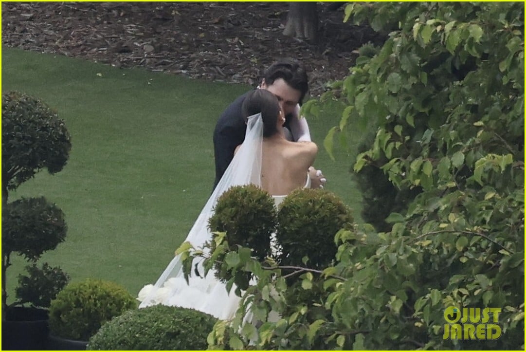 Hailee Steinfeld Marries Josh Allen In California Ceremony, Wedding