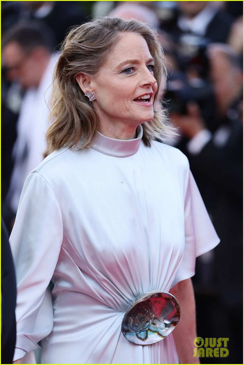 Jodie Foster Gets Raves for New Movie 'A Private Life' at Cannes 2025(01)