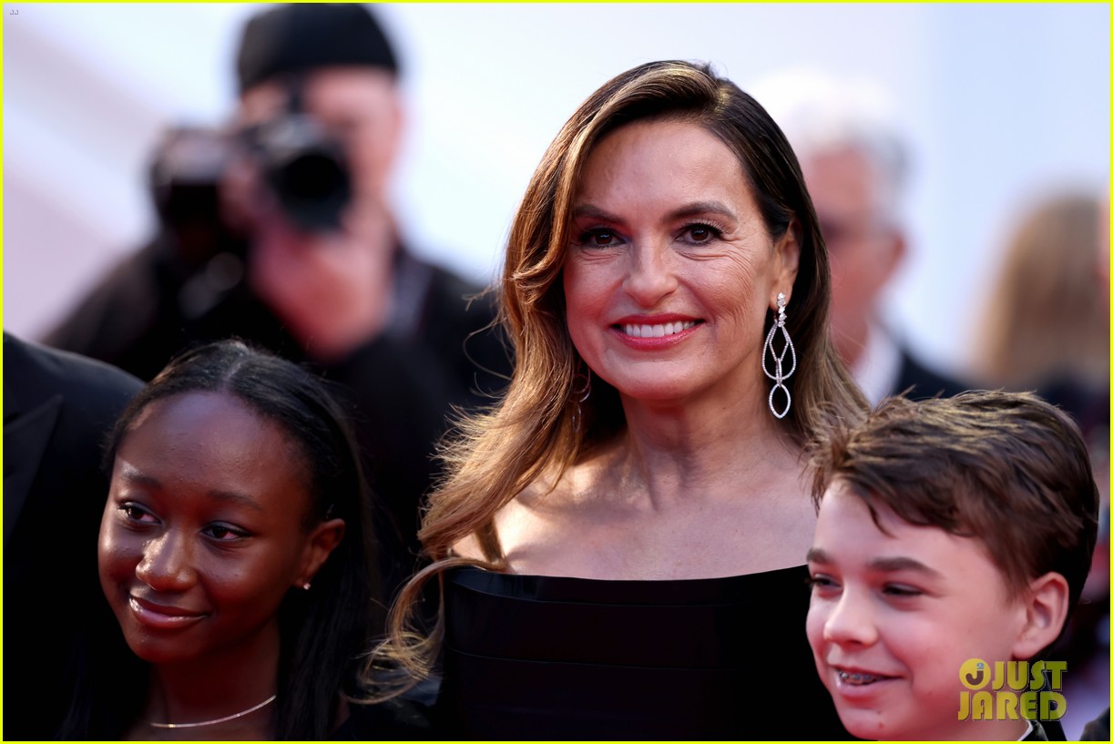Mariska Hargitay Makes Rare Red Carpet Appearance with All 3 Kids