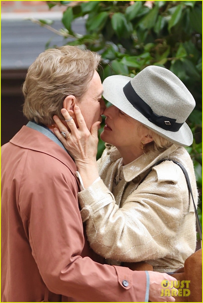 Martin Short & Meryl Streep Film Steamy Kissing Scene for 'Only Murders