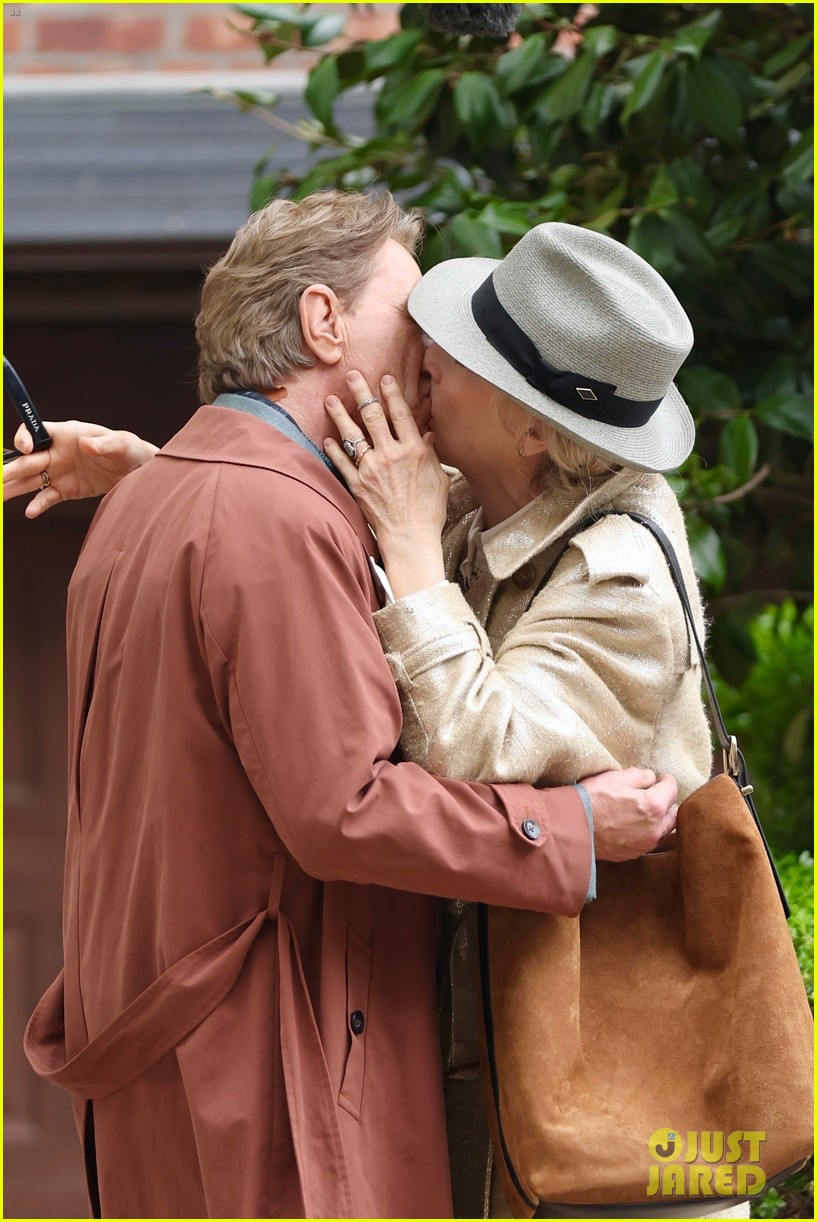Martin Short & Meryl Streep Film Steamy Kissing Scene for 'Only Murders
