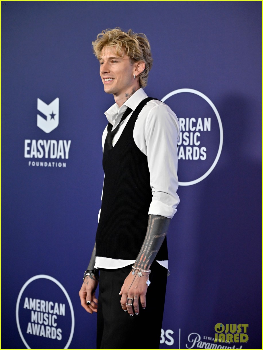Machine Gun Kelly Explains Why He Skipped AMAs 2025, Despite Walking